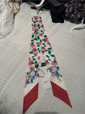 Gucci Cream Silk Twilly with Pink Flowers and Green Leaves